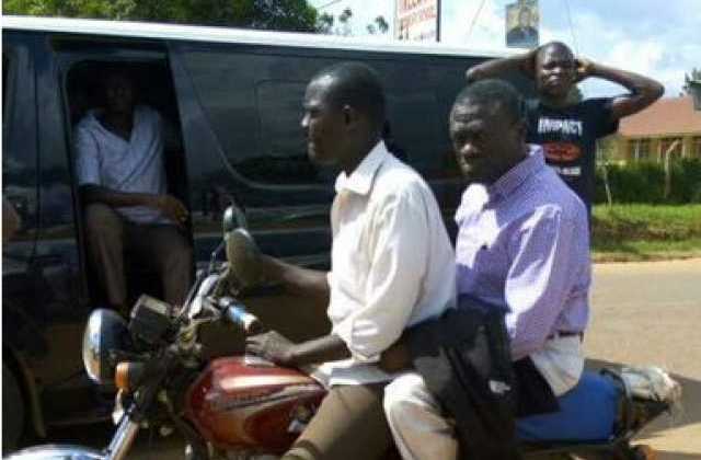 Besigye, Police in dramatic scenes at Mprererwe