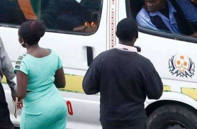 Booty Too Hot! Taxi Driver Risks Life Of Passengers To Watch It Move (Photo)