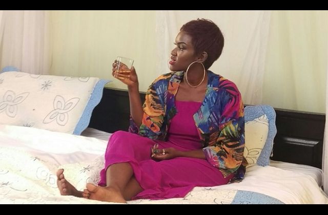 Fille Accidentally Reveals Her Bedroom Habits