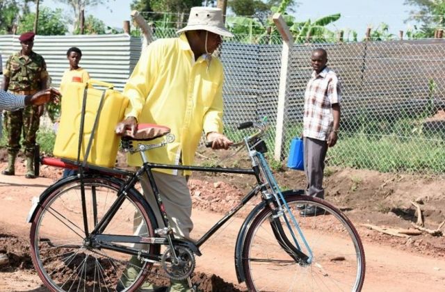 President Museveni Pulls Magufuli’s Stunt, Fetches Water On A Bicycle