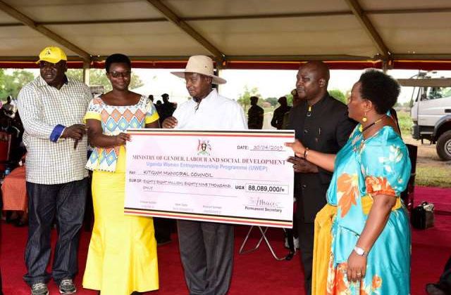 President Museveni ignores Minimum Wage Bill talk at national Labour Day celebrations in Agago District