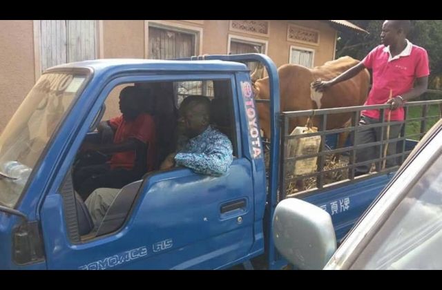 Besigye Blocked from leaving home as Makerere Fundraiser Flops