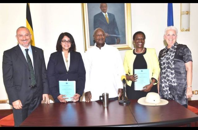 Uganda Signs Oil Refinery Pact with Western Companies