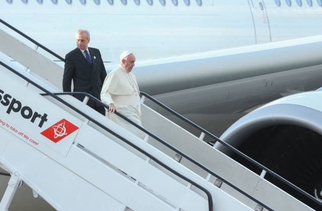 Pope Francis Arrives In Kenya — Photos.