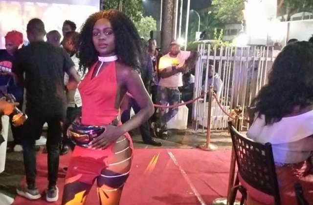 Mystery Babe Attends Prince Omar’s Video Premiere Pant-less