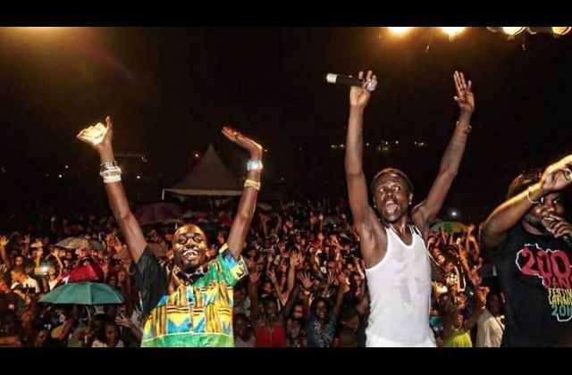 Radio & Weasel Hold Massive Show On Seychelles Island