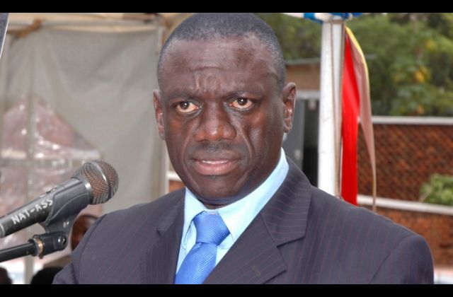 Besigye Roots For Citizens’ Health Insurance