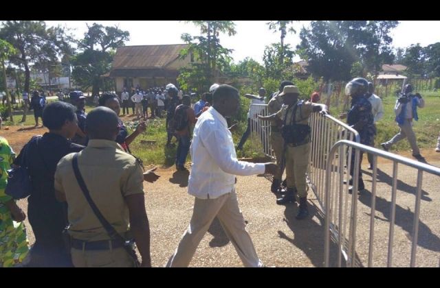 Besigye arrested in Jinja