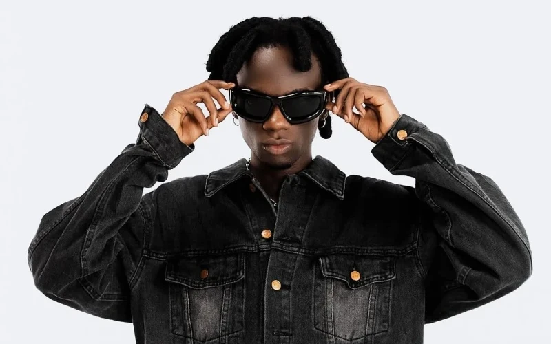 I Am An International Artist – Kapeke