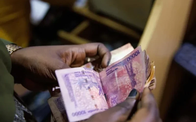 Gov't urges calm as Shilling faces foreign exchange pressure