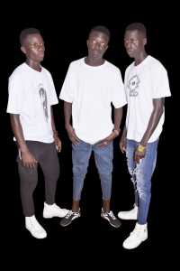 Niwe Owange - The Tripple boyz FT Kathy Kats