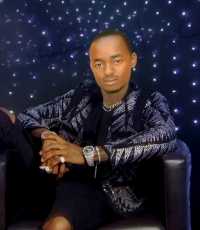Agenze - Young Smart ft Fik Weizy